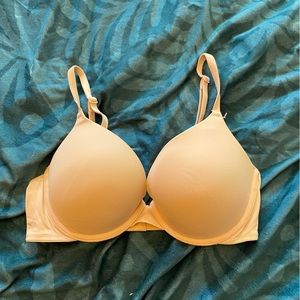 Victorias Secret PINK Nude Push Up Bra